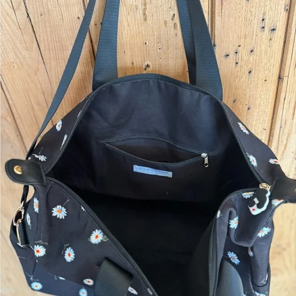Alice and Olivia Daisy Print Duffel Tote Bag Black - Picture 13 of 13